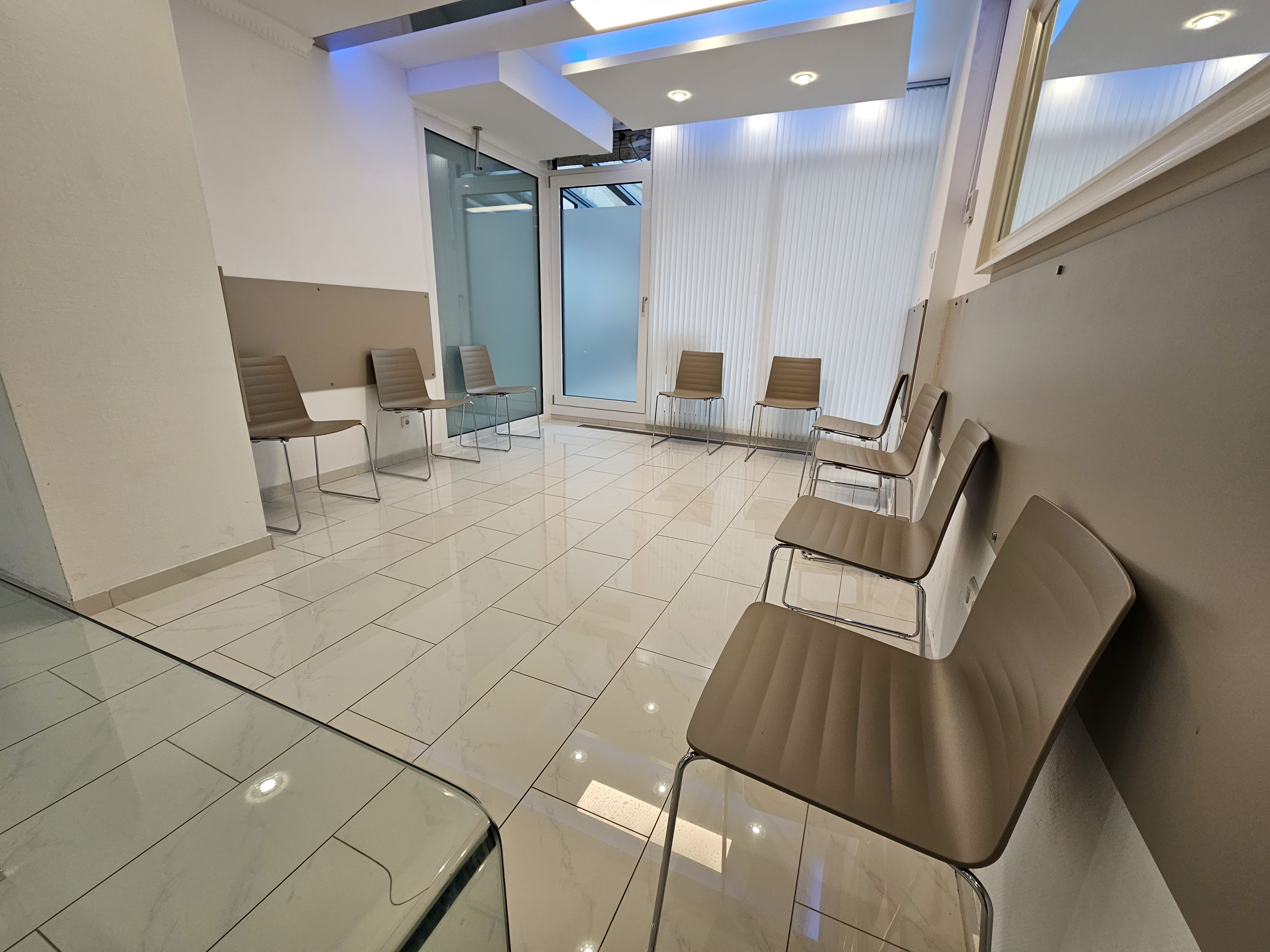 Wartezimmer Praxis Dres. Matin Stuttgart-Feuerbach